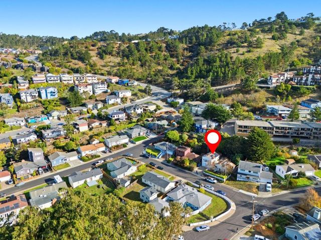 5 Hibbert Court, Pacifica, CA 94044