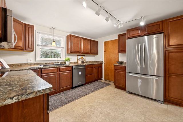 264 Harvest Drive, Greece, NY 14626