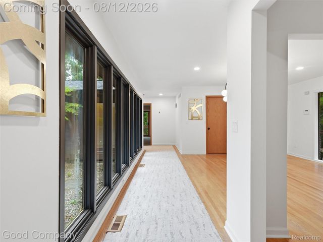 6733 Bloomfield Lane, West Bloomfield Charter Township, MI 48322