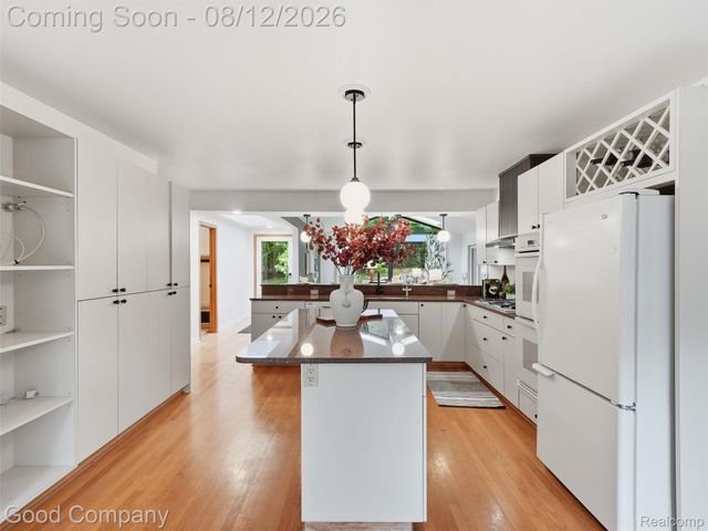 6733 Bloomfield Lane, West Bloomfield Charter Township, MI 48322