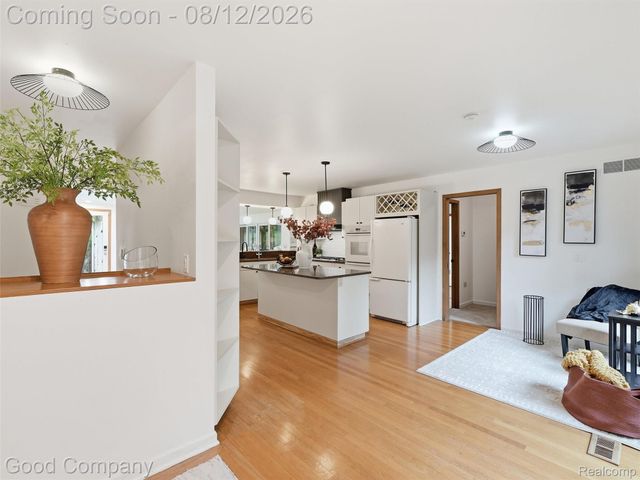 6733 Bloomfield Lane, West Bloomfield Charter Township, MI 48322
