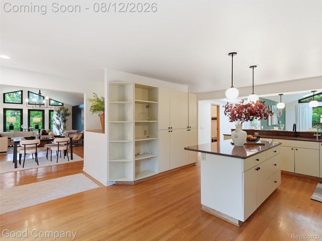 6733 Bloomfield Lane, West Bloomfield Charter Township, MI 48322