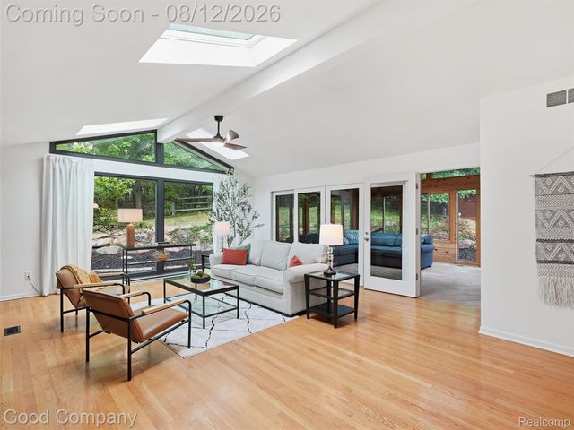 6733 Bloomfield Lane, West Bloomfield Charter Township, MI 48322