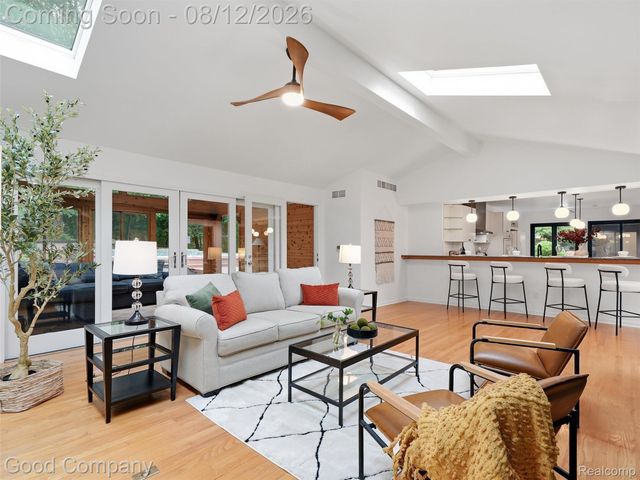 6733 Bloomfield Lane, West Bloomfield Charter Township, MI 48322
