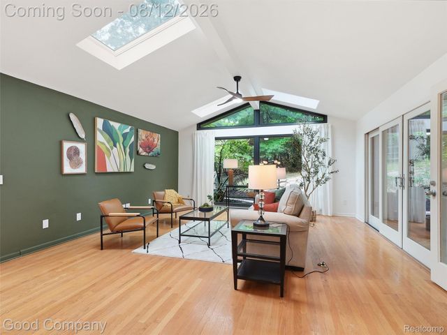 6733 Bloomfield Lane, West Bloomfield Charter Township, MI 48322