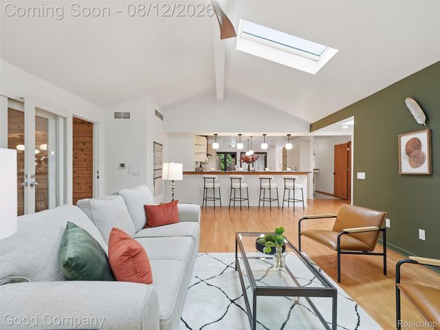 6733 Bloomfield Lane, West Bloomfield Charter Township, MI 48322