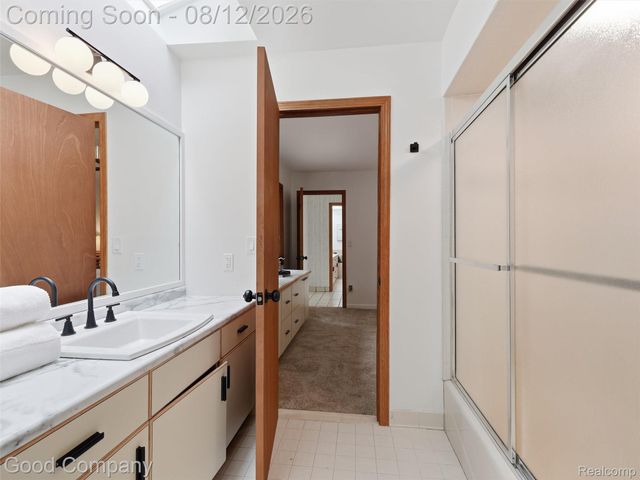 6733 Bloomfield Lane, West Bloomfield Charter Township, MI 48322