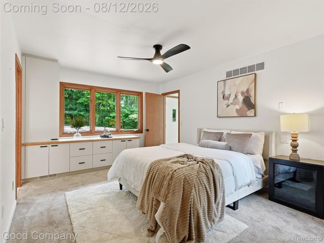 6733 Bloomfield Lane, West Bloomfield Charter Township, MI 48322