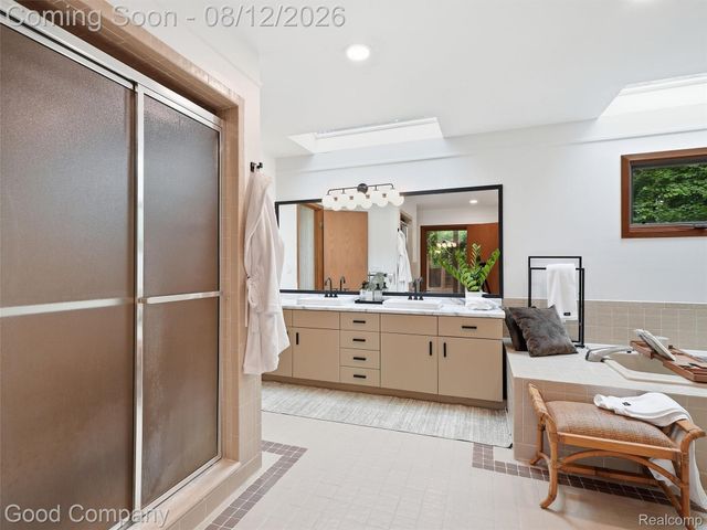 6733 Bloomfield Lane, West Bloomfield Charter Township, MI 48322