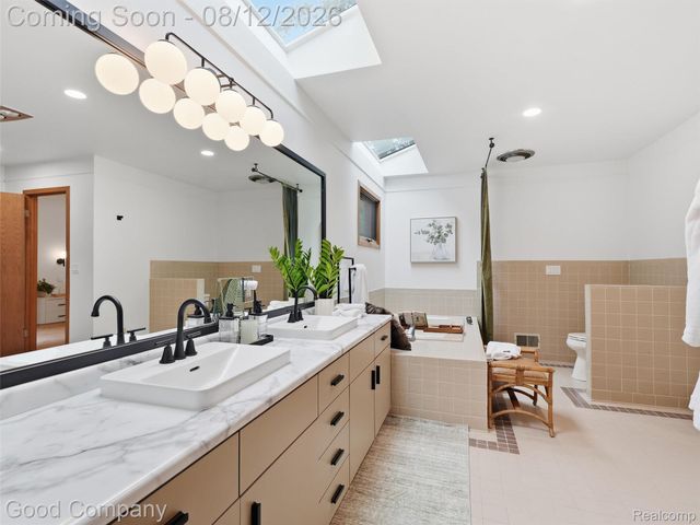 6733 Bloomfield Lane, West Bloomfield Charter Township, MI 48322