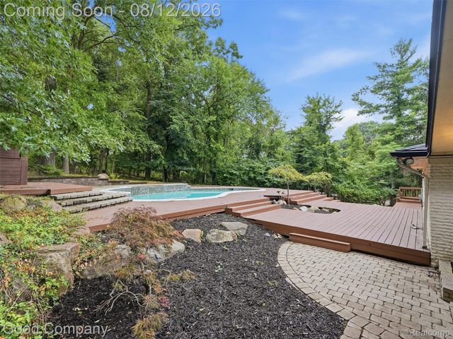 6733 Bloomfield Lane, West Bloomfield Charter Township, MI 48322