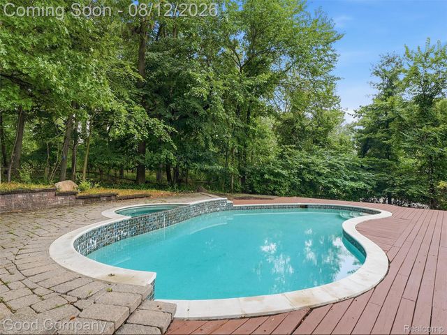6733 Bloomfield Lane, West Bloomfield Charter Township, MI 48322