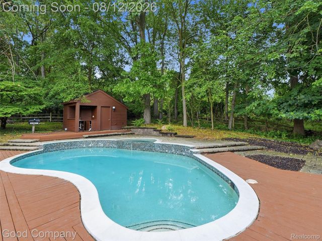 6733 Bloomfield Lane, West Bloomfield Charter Township, MI 48322