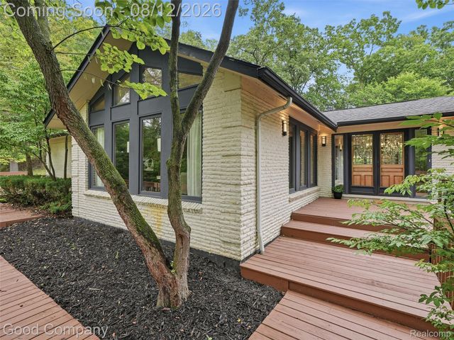 6733 Bloomfield Lane, West Bloomfield Charter Township, MI 48322