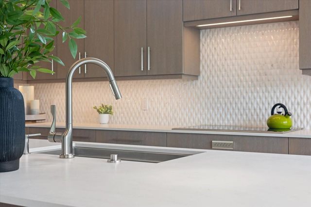 600 DE NARVAEZ DRIVE, Longboat Key, FL 34228