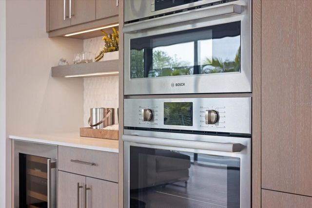 600 DE NARVAEZ DRIVE, Longboat Key, FL 34228