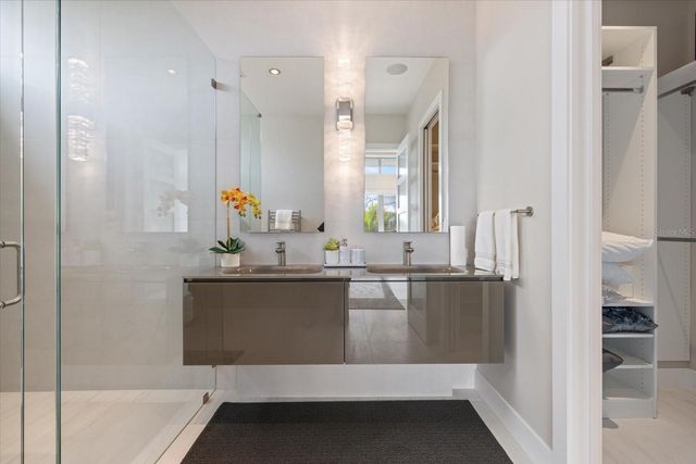 600 DE NARVAEZ DRIVE, Longboat Key, FL 34228