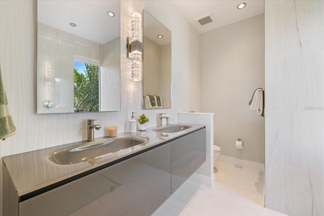 600 DE NARVAEZ DRIVE, Longboat Key, FL 34228