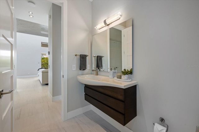 600 DE NARVAEZ DRIVE, Longboat Key, FL 34228