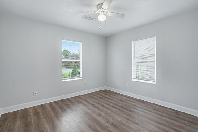 2523 7th Avenue N, Texas City, TX 77590
