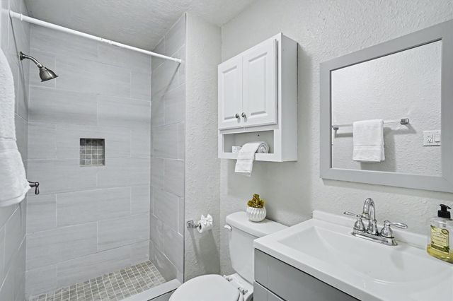 2523 7th Avenue N, Texas City, TX 77590