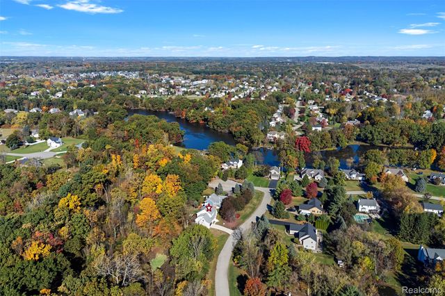 10832 Eagle Cove Drive, Green Oak Township, MI 48178