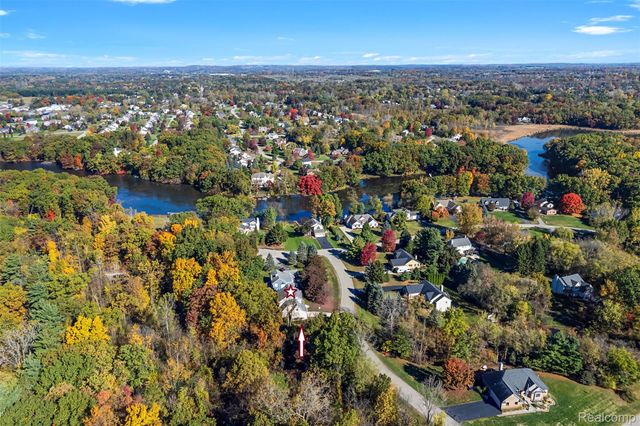 10832 Eagle Cove Drive, Green Oak Township, MI 48178