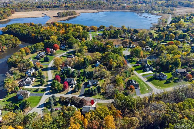 10832 Eagle Cove Drive, Green Oak Township, MI 48178