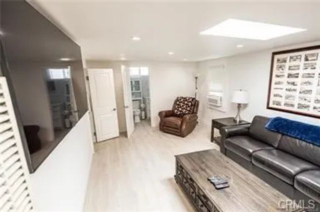 1825 W Balboa Boulevard, Newport Beach, CA 92663