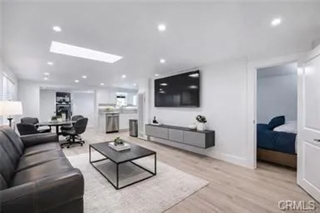 1825 W Balboa Boulevard, Newport Beach, CA 92663