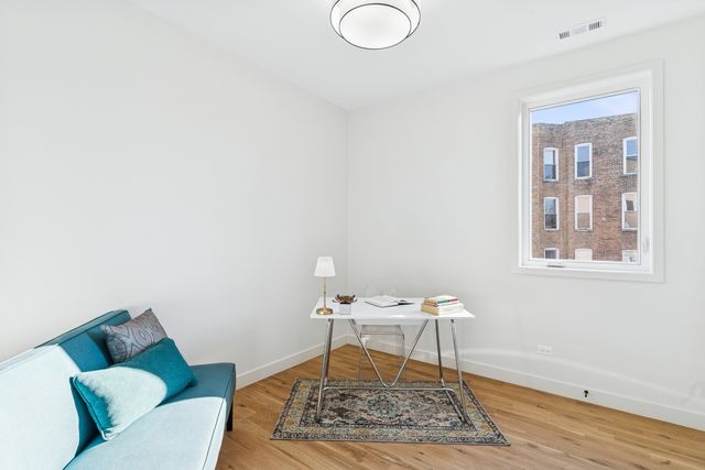 4208 S Calumet Avenue 201, Chicago, IL 60653