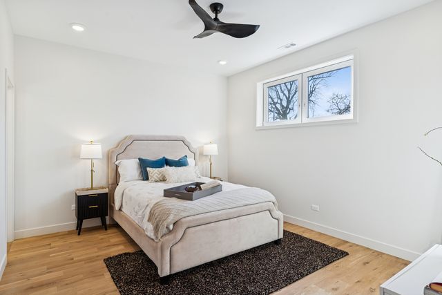 4208 S Calumet Avenue 201, Chicago, IL 60653