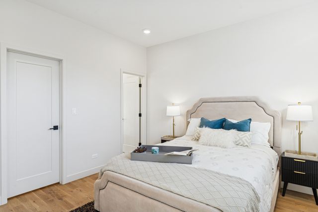 4208 S Calumet Avenue 201, Chicago, IL 60653
