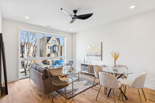 4208 S Calumet Avenue 201, Chicago, IL 60653