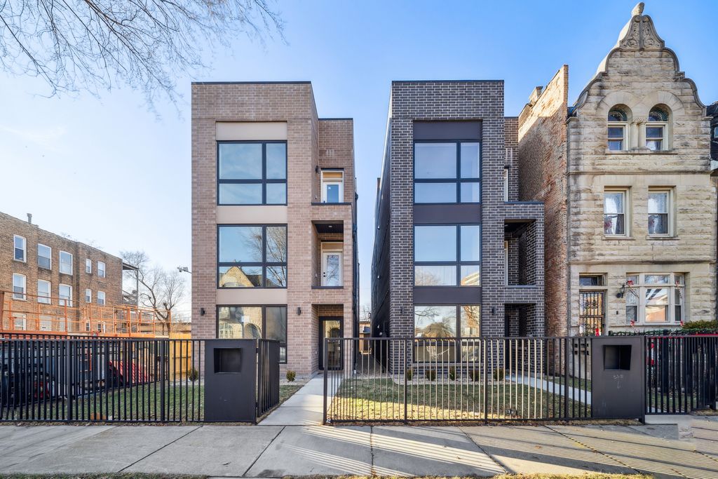 4208 S Calumet Avenue 201, Chicago, IL 60653