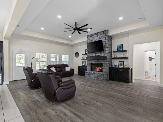 117 Coyote Cave Lane, Alvord, TX 76225