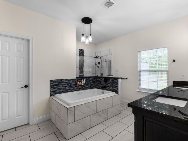 117 Coyote Cave Lane, Alvord, TX 76225