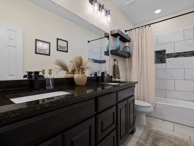 117 Coyote Cave Lane, Alvord, TX 76225