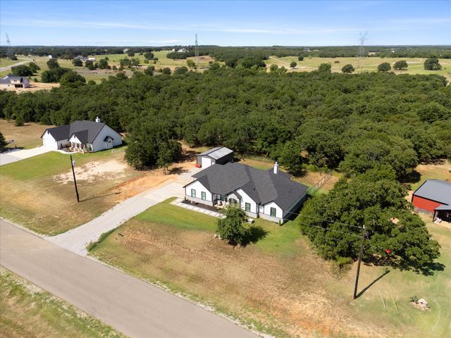 117 Coyote Cave Lane, Alvord, TX 76225