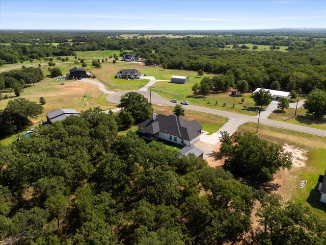 117 Coyote Cave Lane, Alvord, TX 76225