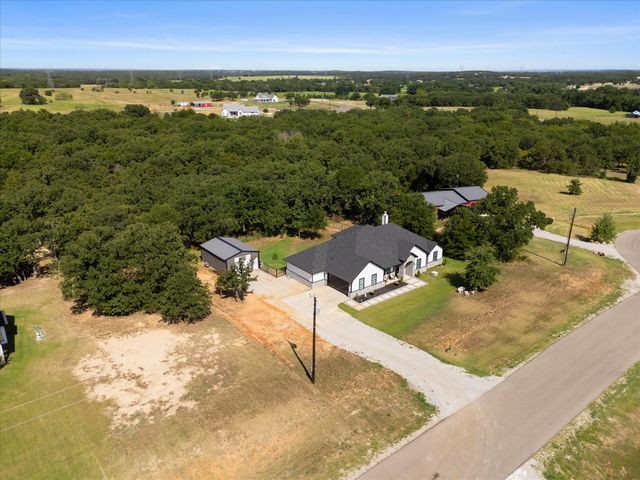 117 Coyote Cave Lane, Alvord, TX 76225