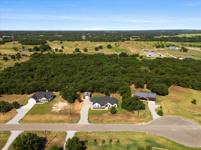 117 Coyote Cave Lane, Alvord, TX 76225