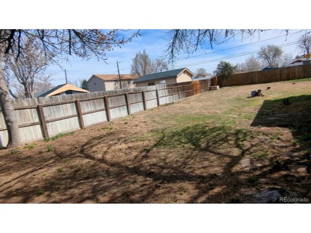 6860 Magnolia St, Commerce City, CO 80022