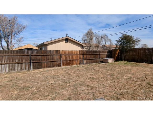 6860 Magnolia St, Commerce City, CO 80022