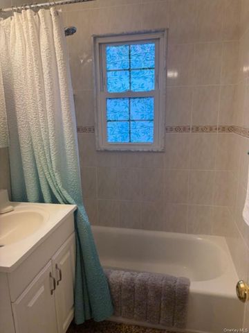 6 Windermere Place 10, Rockville Centre, NY 11570