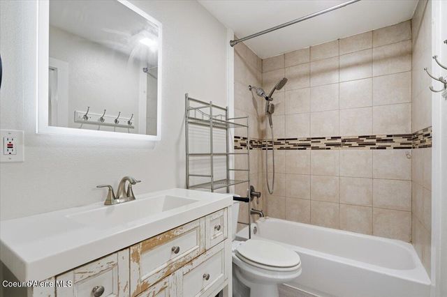 106 E 9th AVE, Post Falls, ID 83854