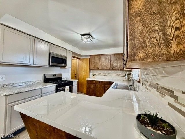 1264 Everbright Drive, Uniontown, OH 44685