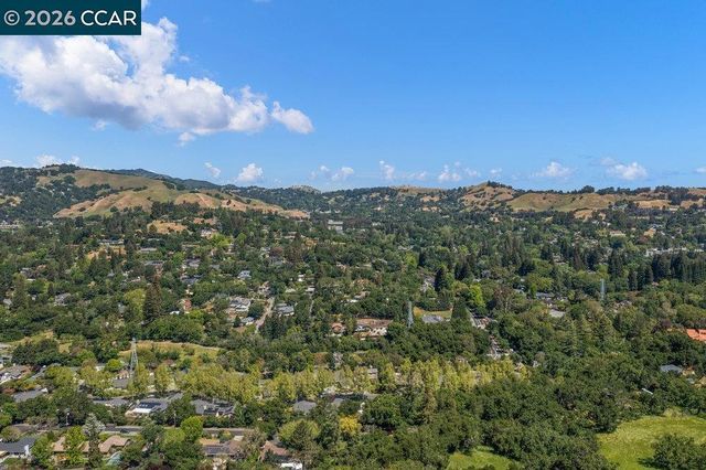 18 Diablo Oaks Way, Lafayette, CA 94549