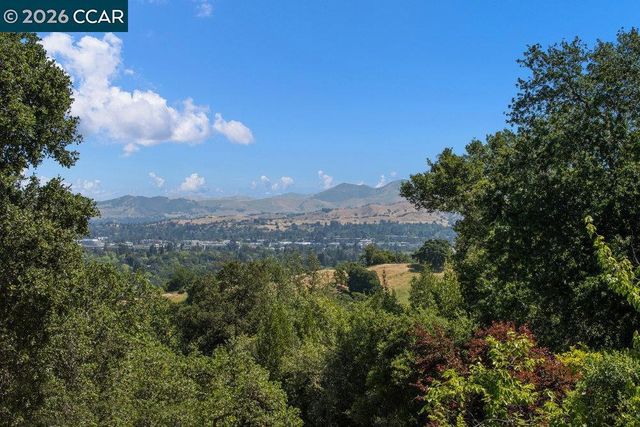 18 Diablo Oaks Way, Lafayette, CA 94549