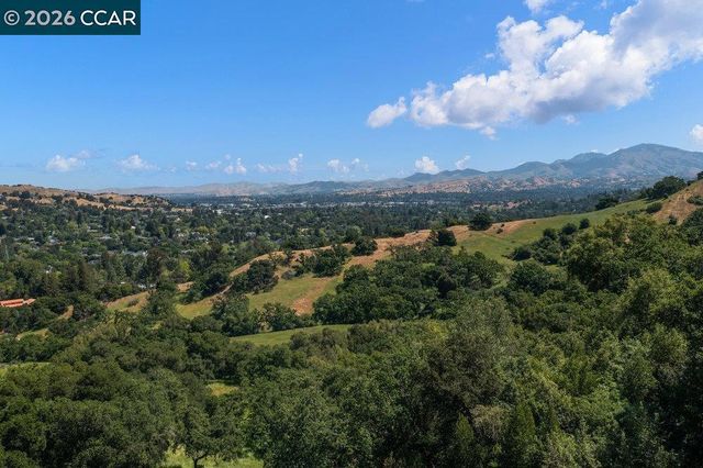 18 Diablo Oaks Way, Lafayette, CA 94549
